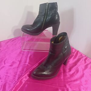 Johnston & Murphy Black Leather High Heel Ankle Boots Womens Sz 6.5M.